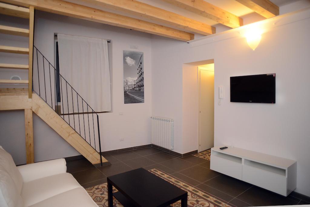 B&B Thule Калтанисета Екстериор снимка