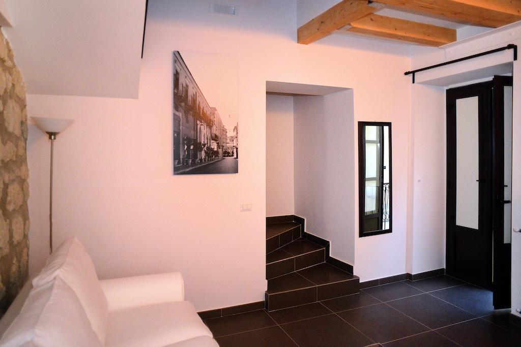 B&B Thule Калтанисета Екстериор снимка